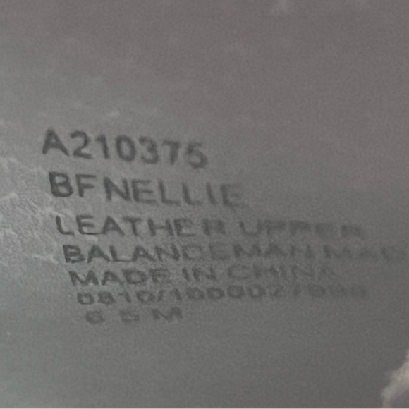 B MAKOWSKY Nellie Leather / Faux Fur Upper Wedge Booties size 6.5 - Picture 13 of 13